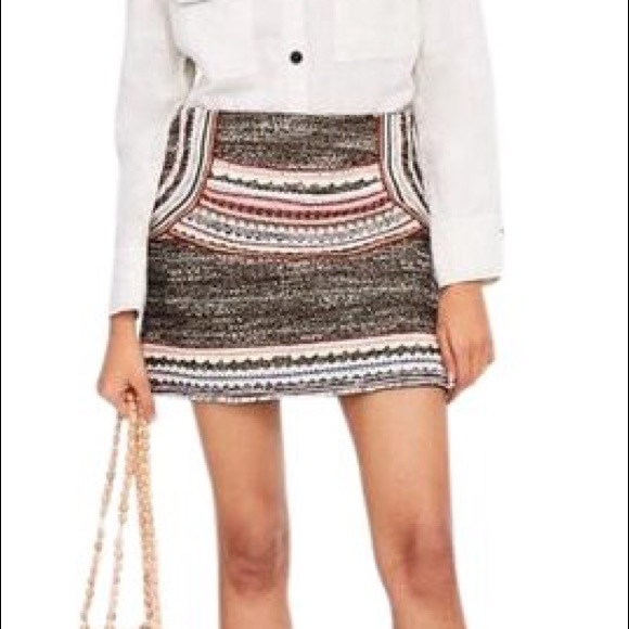 Zara Tweed Mini Skirt - Picture 2 of 4